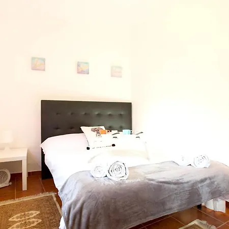 With One Bedroom In With Terrace Διαμέρισμα Lisboa